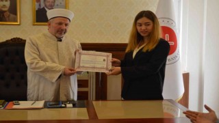 Yalovada yaşayan Tayland vatandaşı kadın Elif ismini alarak Müslüman oldu