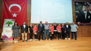 Yarışmalarda başarılı olanlar ödüllere kavuştu