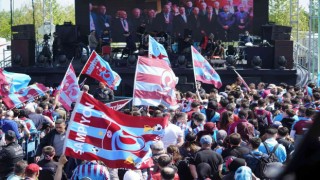 Yenikapıda bordo-mavi coşku