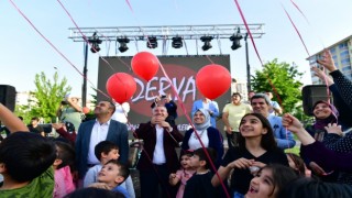 Yeşilyurtdaki sanat şenliği renkli ve coşku dolu anlara sahne oldu