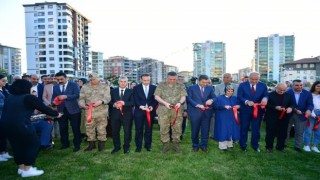 Yeşilyurtta Şehit Semih Özbey Parkının açılışında duygusal anlar