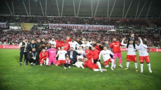 Yiğidolardan galibiyet pozu!