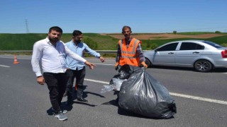 Yol ortasına düşen çuval zincirleme kazaya neden oldu: 1 yaralı