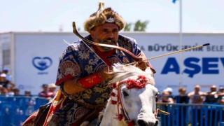 Yörük Türkmen festivalinde savaş oyunları nefes kesti