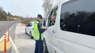 Yük ve yolcu taşıyan araçlar denetlendi