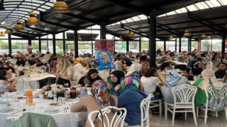 Yüzlerce kadın anneler günü etkinliğinde buluştu