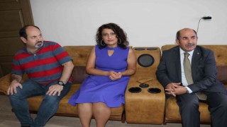 13 yıldır öz evlatlarından ayırmıyorlar