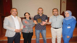 20 yıl boyunca görev yaptığı hastaneden plaketle uğurlandı