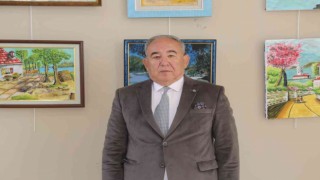 20 yıllık resim tutkusunu sergiye dönüştürdü