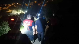 3 metre yükseklikten kayalıklara düştü: 1 yaralı