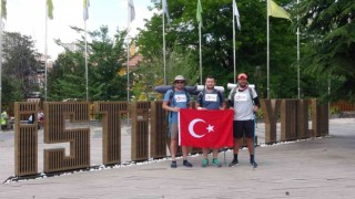 350 kilometrelik İstiklal Yolunu yürüyerek geçiyorlar