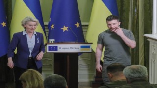 Leyen: Ukraynanın AB adaylığı sonucu gelecek hafta belirlenecek