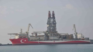 Abdülhamid Han kırmızı beyaza boyandı, Türk bayrağı işlendi
