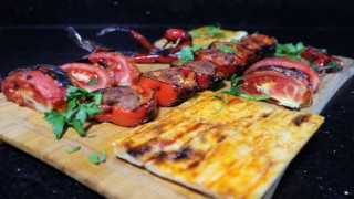 Adanada acı severlere yeni lezzet: Biber içli kebap