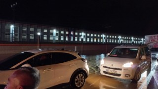 Afyonkarahisar-Ankara karayolu sel baskını sebebiyle ulaşıma kapandı