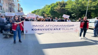 Afyonkarahisarda ‘Koruyucu Aile Modeline yürüyerek dikkat çektiler