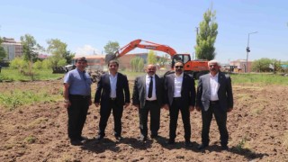 Ağrıda 20 yıldır beklenen yol trafiğe açılıyor