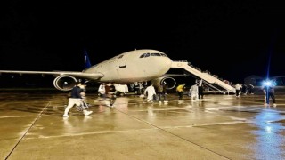 Ağrıda sınır dışı edilen 227 Afgan göçmen uçakla ülkelerine gönderildi