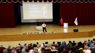 AİÇÜde “Namazla Diriliş” semineri düzenlendi