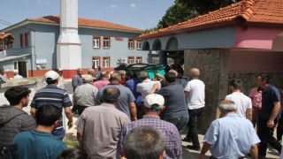 Ailesi uyurken evi yakan baba defnedildi