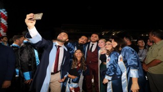 Akdeniz Üniversitesinden 10 bin öğrenci törenle mezun oldu