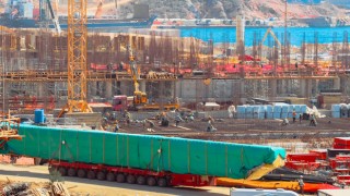 Akkuyu NGS’nin 1’inci Ünitesinde Kullanılacak Polar Vinç İnşaat Sahasına Ulaştı