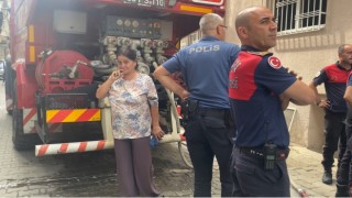 Akrabasının evinin yandığını gören kadın gözyaşlarına boğuldu
