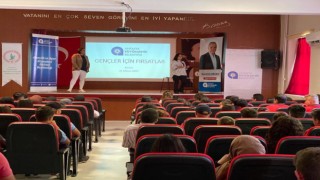 Aksekide gençlere yönelik fırsatlar anlatıldı