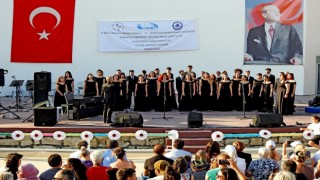 Alaçatı Çocuk Sanat Atölyeleri yıl sonu kapanışında coşkulu konser