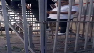 Alevlerden kaçan işçiler yangın merdiveninde mahsur kaldı: Yangında faciadan dönüldü