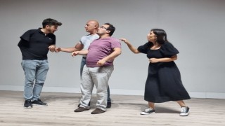 Altıeylül Kent Sahnesi ilk mezunlarını verdi