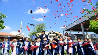 Altındağlı minik öğrenciler mezuniyet sevinci yaşadı