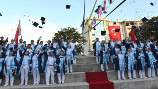 Altınova Denizcilik Lisesinde mezuniyet coşkusu