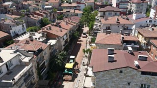 Altyapı yenileme çalışmaları tamamlanan sokaklar sıcak asfalt konforu ile buluşuyor