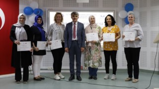 Anne Üniversitesinde mezuniyet heyecanı