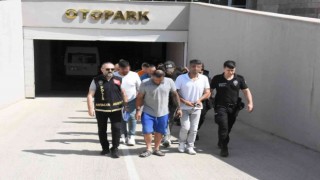 Antalyada aranan 53 şahıs yakalandı