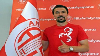 Antalyaspor kaleci Alperen Uysal ile 2+1 yıllığına anlaştı