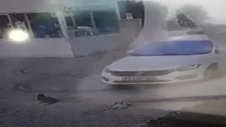 Aracını üzerine sürdüğü iki kediden birini telef etti serbest kaldı