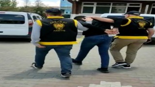 Aranan şahıs sahte kimlikle yakalandı