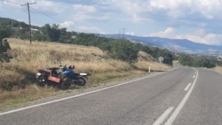 Arının soktuğu motosiklet sürücüsü kaza yaptı: 2 yaralı