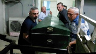 Asker torununun yemin töreninde kalbine yenik düştü