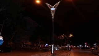 Atatürk Bulvarında ışıklandırma montaj çalışmaları başladı