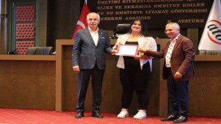 ATOnun Dış Ticaret Eğitimi programına katılan üniversite öğrencilerine sertifikaları verildi