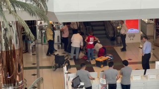 AVMde kalp krizi geçiren şahıs hastaneye kaldırıldı