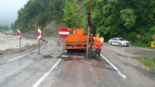 Ayancık-Türkeli güzergahı trafiğe kapatıldı