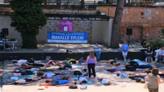 Ayvalıklı kadınlar Dünya Yoga Gününde buluştu