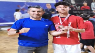 Ayvalıklı Mehmet Kerim Öztürk tekvandoda Türkiye üçüncüsü oldu