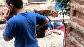 Ayvalıkta sokak ortasında silahlı kavga 2 yaralı