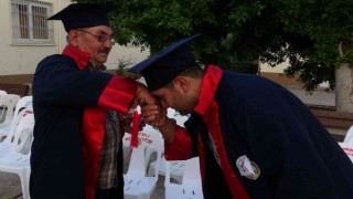 Baba oğul birlikte mezun oldu