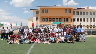 Bahar şenliğinde liseliler doyasıya eğlendi